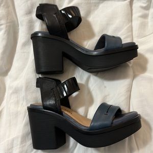 Naked Feet 1.5 “ platform sandal blue and black